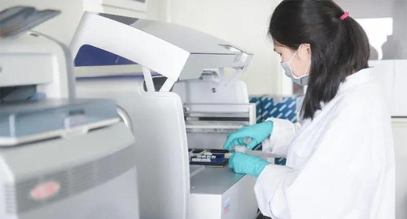 成都哪里可以做亲子鉴定,需要多少钱？做亲子鉴定需要提供什么？